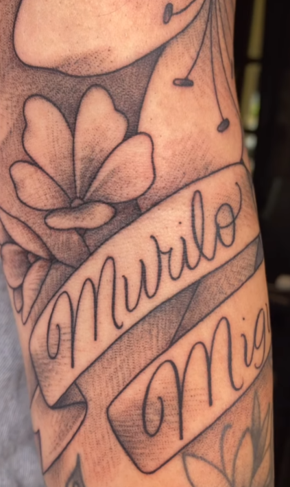 Lettering Murilo com faixa e flores